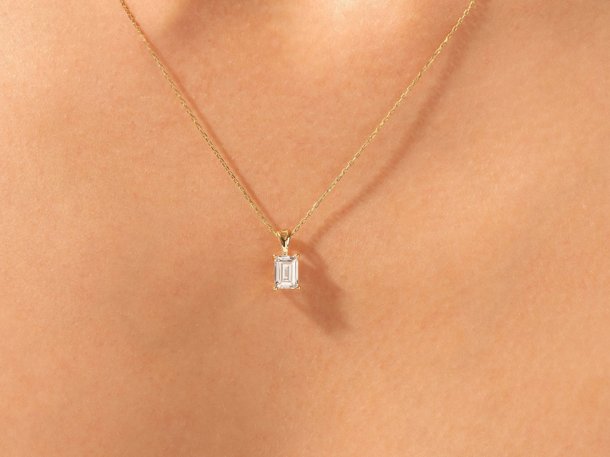1.0 CT Emerald Moissanite Diamond Solitaire Necklace